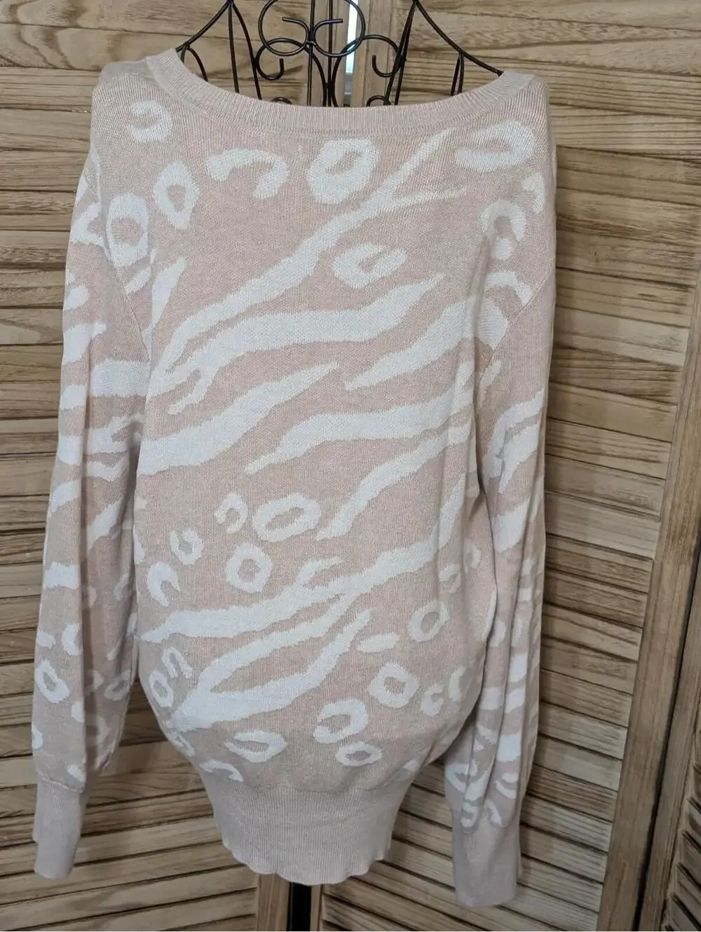 Nine West Women's Long Sleeve Beige And White Zebra Button Up‎ Sweater Size L